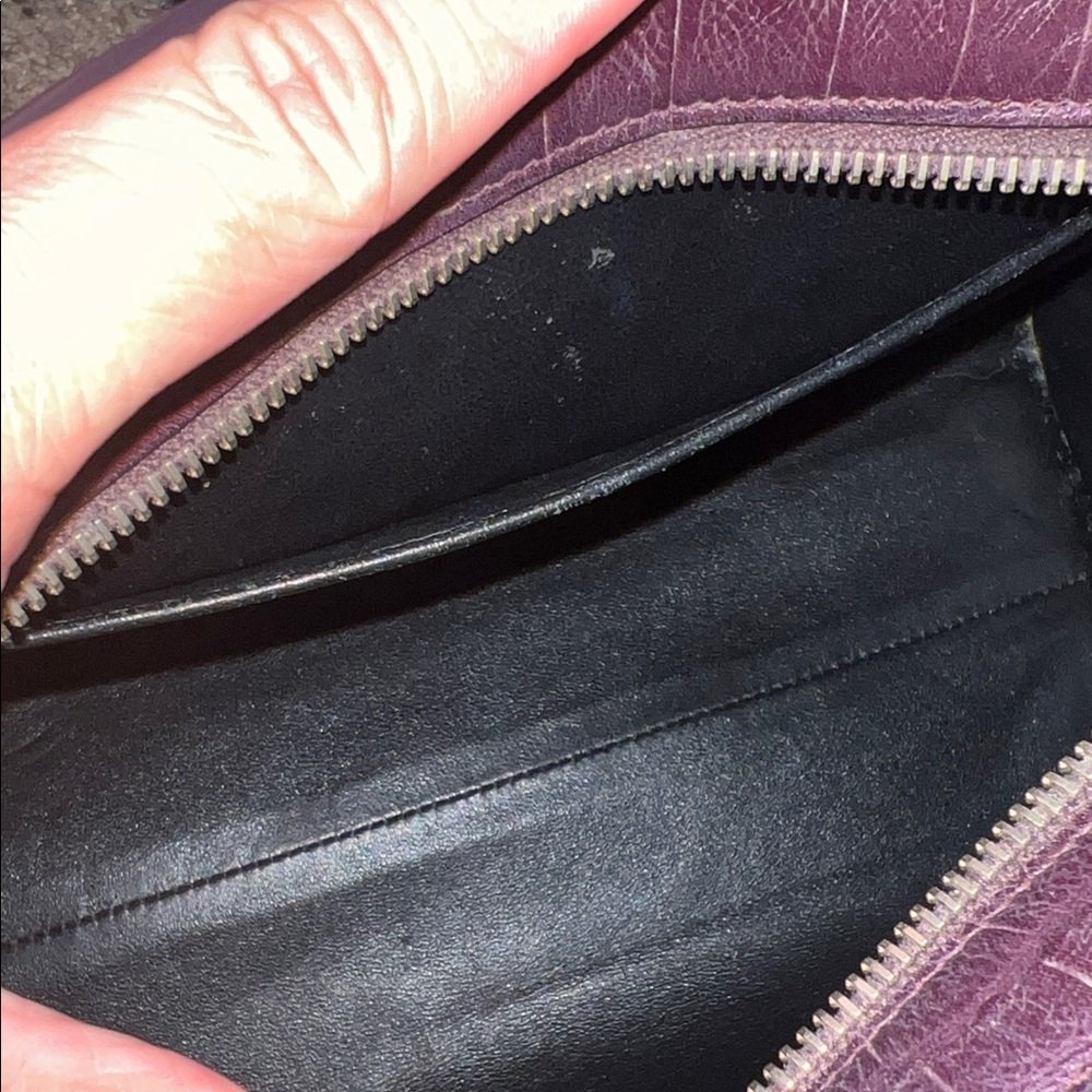 2055 Saint Laurent Cabas with Crocodile Embossing - Picture 9 of 11